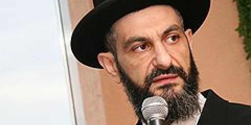 Мне стало интересно, причем не учиться, а спорить с преподавателем. Я стал ходить в синагогу, чтобы поспорить